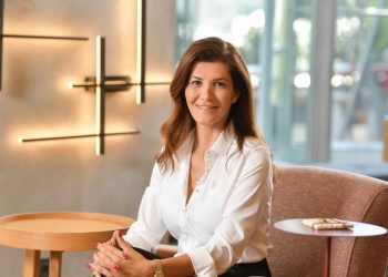 Vodafone Business ‘Dijital Ayna’ İle Makyaj Ve Teknolojiyi Birleştirdi
