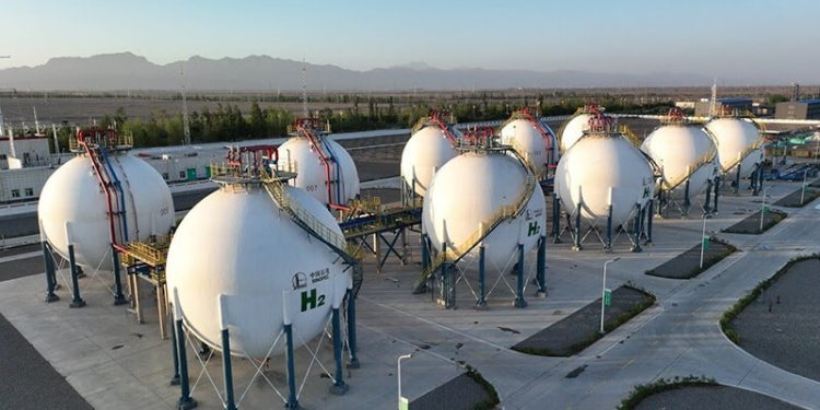 Çin’in Güneşten Yeşil Hidrojen Üreten Projesi Üretime Başladı