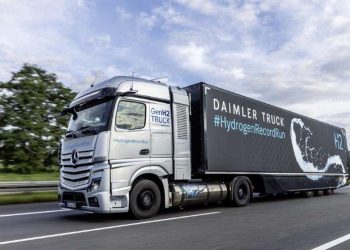 Mercedes-Benz GenH2 Kamyon, Sıvı Hidrojen Yakıtıyla Tek Dolumla 1000 Kilometre Rekorunu Kırdı