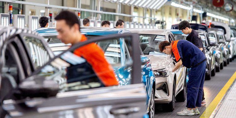 Çin’de Yeni Enerjili Araçların Üretimi ve Satışında Yüzde 30’luk Artış