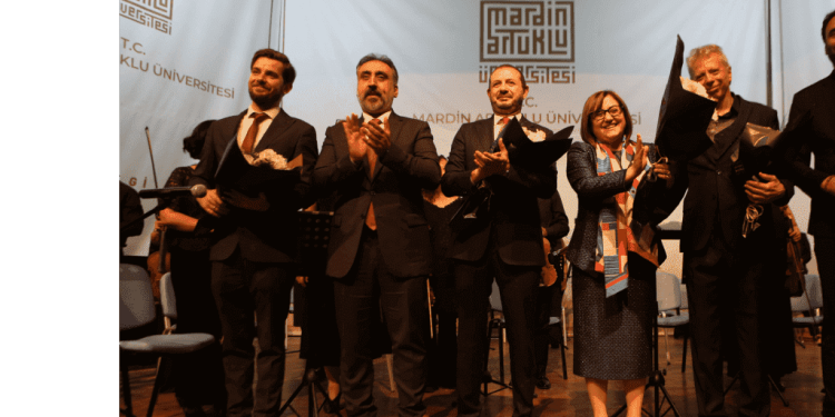 Artuklu Üniversitesi Akademik Yılına Etisan Holding Oda Orkestrası “Klasik Müzik 101” Konseri İle Merhaba Dedi