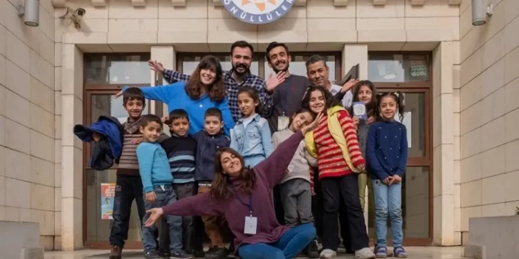 Oyuncu Engin Akyürek’in Sevenlerinden TEGV’li Çocuklara Destek