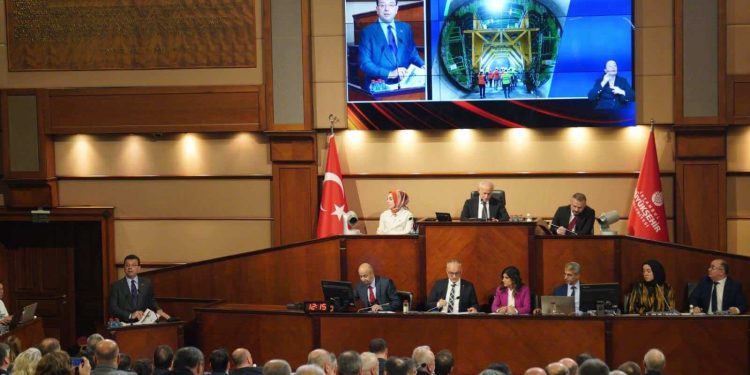 İmamoğlu, İBB ve İştiraklerinin 2024 Bütçesini Açıkladı : 516 Milyar TL