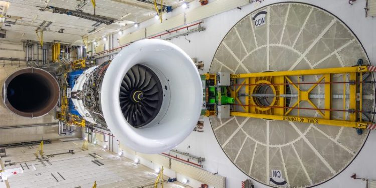 Rolls-Royce, %100 Sürdürülebilir Havacılık Yakıtı Test Programını Tamamladı