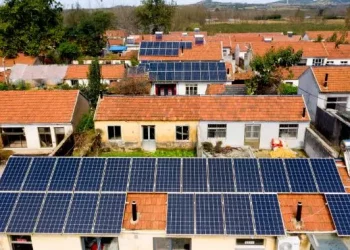 Çin’de Hane Halkı Evlerinin Çatısında 100 milyon kW Elektrik Üretiyor