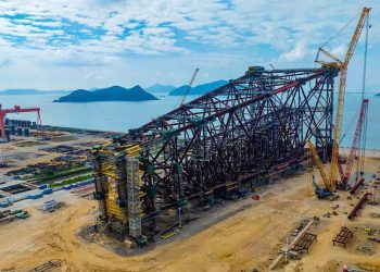 Çin, 428 metre ve 50 Tonluk Deniz Kuyu Platformu ile Asya Rekoru Kırdı