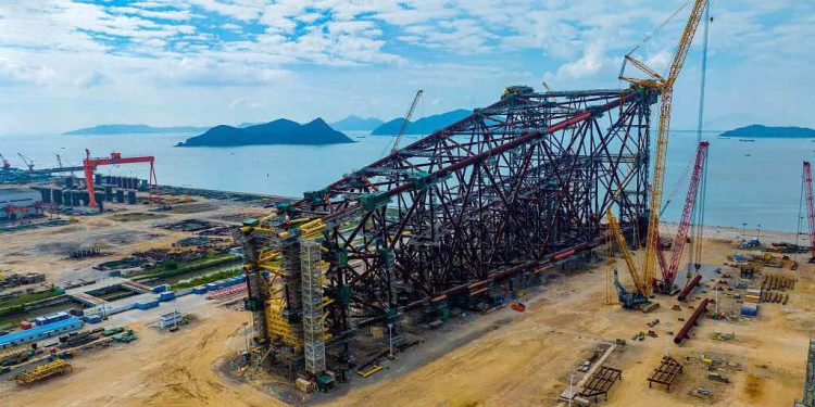 Çin, 428 metre ve 50 Tonluk Deniz Kuyu Platformu ile Asya Rekoru Kırdı