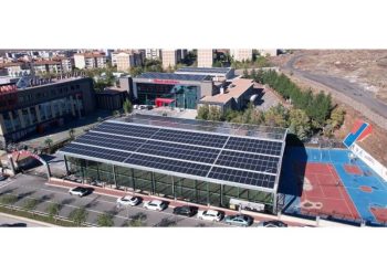 Kendi Elektriğini Üreten Okul, 760.000 ton Sera Gazı Salınımını Engelledi