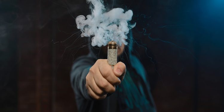 Elektronik Sigaralar Astım Riskini 2 Kat Artırıyor