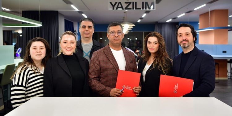 “Tasarım Fabrikası” Üretmeye Devam Ediyor