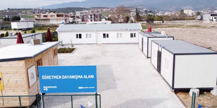 Öğretmen Dayanışma Alanı Açıldı
