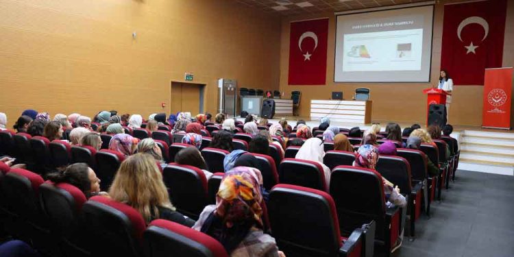 Uludağ Elektrik Enerji Danışmanım Projesi İle Tüketicilere Tasarruf Bilinci Aşılıyor