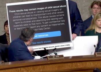 Mark Zuckerberg Çocukları Zarar Gören Ailelerden Özür Diledi