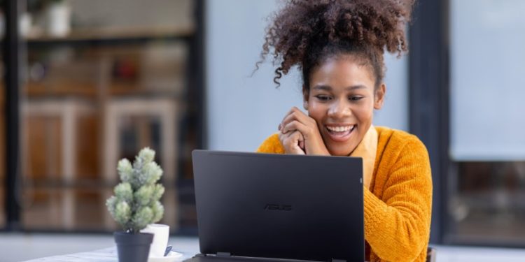 ASUS Yenilenen ExpertBook B3 Flip’i (B3402FVA) Tanıttı