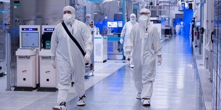 Intel ve TSMC, ABD Çip Fabrikası Gecikiyor