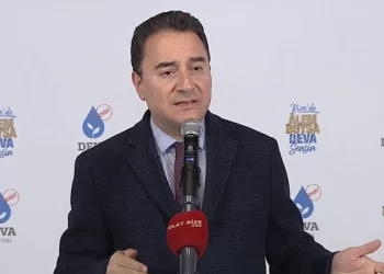 Ali Babacan: “Ne Oldu O ‘Van minüt’ Diyen Türkiye’ye?”