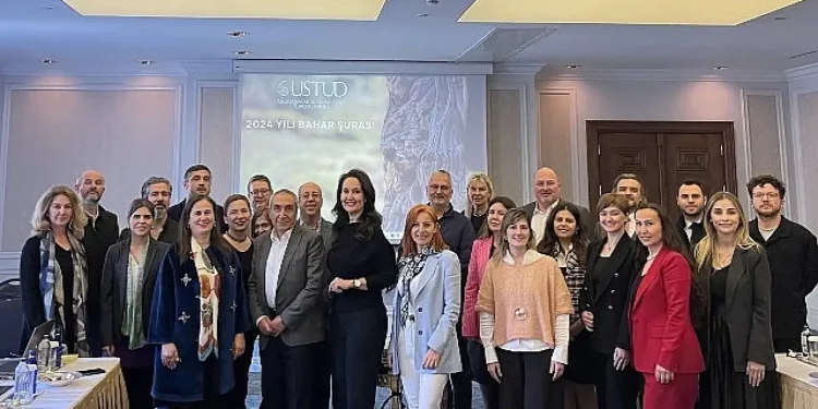 Yapay Zekâ Destekli Çözümler Sürdürülebilir Turizmin Geleceğini Şekillendirecek