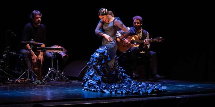 İstanbul Dansa Davet Ediyor