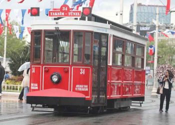İstiklal Caddesine Bataryalı Tramvay Geliyor