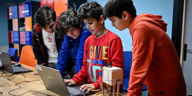 Türkiye’nin Dört Bir Yanında DENEYAP Teknoloji Atölyeleri Robotik Proje Şenlikleri Gerçekleşti