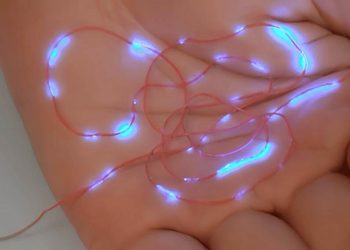 Çinli Araştırmacılar, Elektriksiz Işık Yayan Akıllı Fiber Geliştirdi