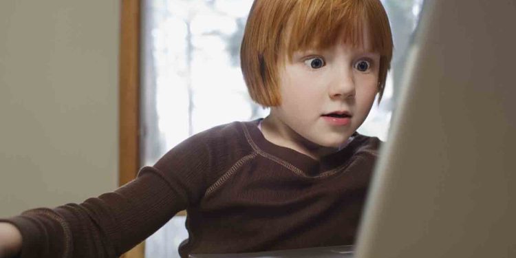 Çevrimiçi Reklamlar Çocukları Nasıl Etkiliyor?