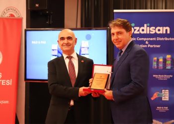 Geleceğin Mühendislerine Yatırım: Mikroişlemciler ve IoT Laboratuvarı