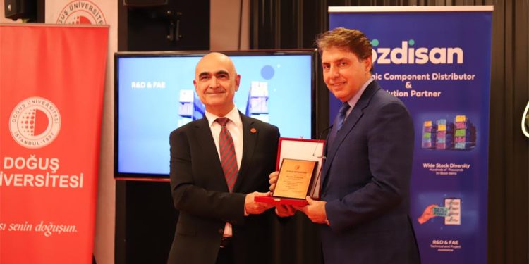 Geleceğin Mühendislerine Yatırım: Mikroişlemciler ve IoT Laboratuvarı