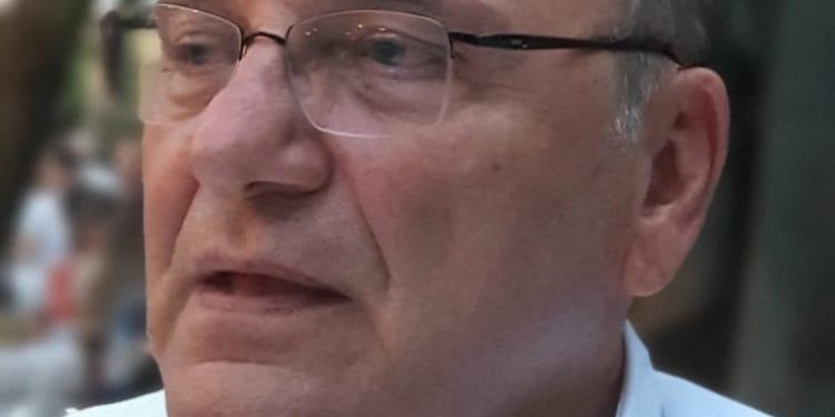 Tekelleşme Küçük Ölçekli Yapay Zeka Şirketlerini Zorluyor