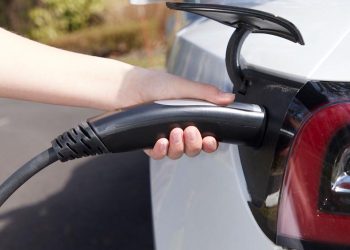 Türkiye’de Elektrikli Araçların Değeri “Düşmüyor”