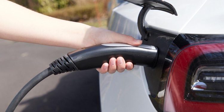 Türkiye’de Elektrikli Araçların Değeri “Düşmüyor”