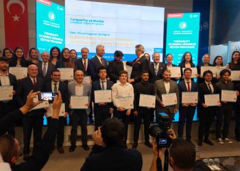 Turquality Ve Marka Programı Mezunları Törende Diplomalarını Aldı