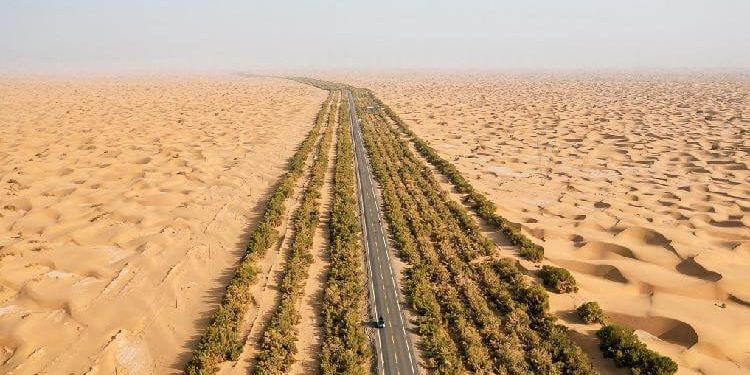 Sıfır Karbonlu Çöl Otoyolu, 5 milyon Kilovat Yeşil Enerji Üretti