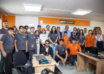 Bilkom ve Token Deprem Bölgesindeki Gençleri Teknoloji Eğitimiyle Buluşturuyor