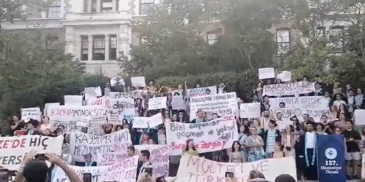 Boğaziçi Üniversitesi 3.Alternatif Mezuniyet Günü Gerçekleştirildi