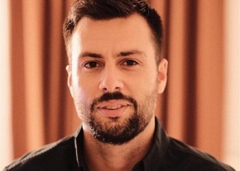 Avrupa’da KOBİ’ler, Yapay Zeka Uygulamasında Büyük İşletmelerin Önüne Geçiyor
