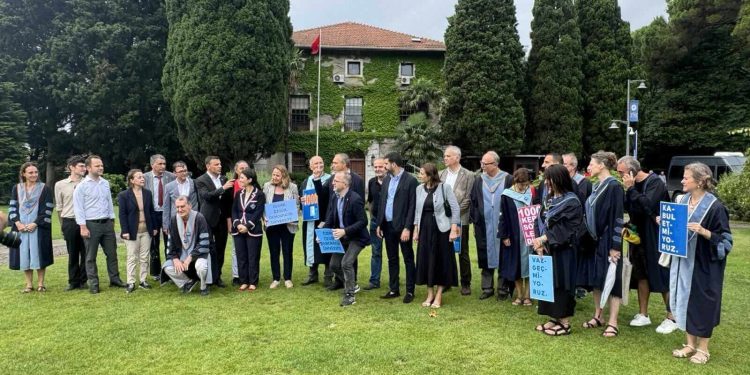Boğaziçi Üniversitesi’nde Milli İradeye İtiş-Kakış