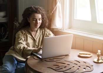 Hiwell’den Üniversite Öğrencilerine Ücretsiz 8 Seans Online Terapi Desteği