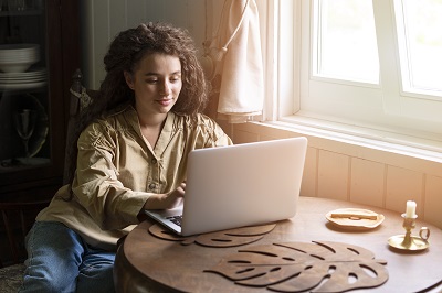 Hiwell’den Üniversite Öğrencilerine Ücretsiz 8 Seans Online Terapi Desteği