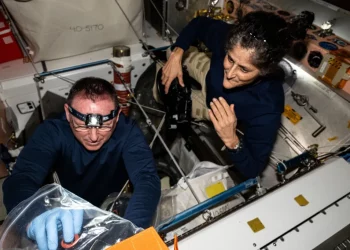 Uzaydan Dönemeyen 2 Astronot Ancak 2025’te Dünya’ya Dönecek