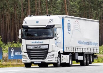 ZF, Bağlantılı Ticari Araçlar için Akıllı Yazılım Çözümlerini Tanıttı