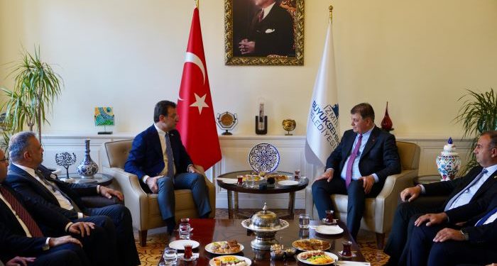 İstanbul ve İzmir Arasında Protokol İmzalandı