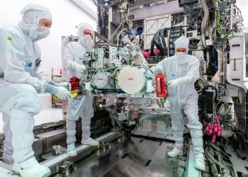 ASML, Çin’e Satış Yapmasının Engellenmesiyle Boğuşuyor