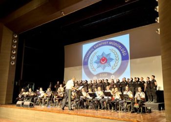 En İyi Narkotik Polisi; Anne