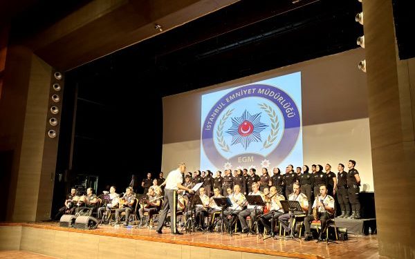 En İyi Narkotik Polisi; Anne