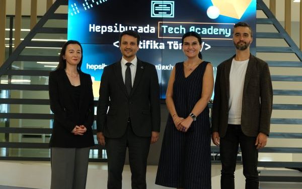 Geleceğin Teknoloji Liderlerine Hepsiburada ve 42 Türkiye İş Birliğiyle Staj İmkanı