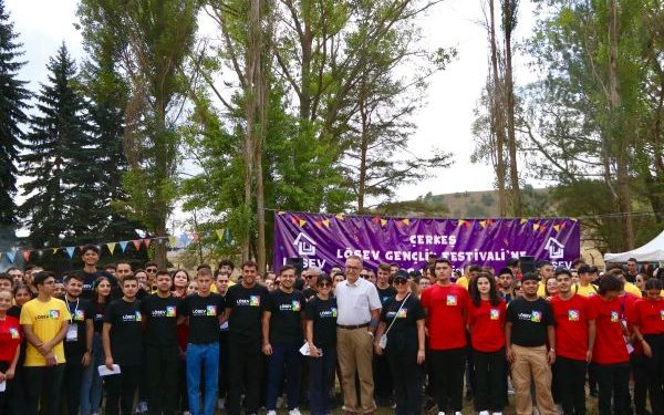 Kanseri Yenen Gençler Doğada Buluşuyor
