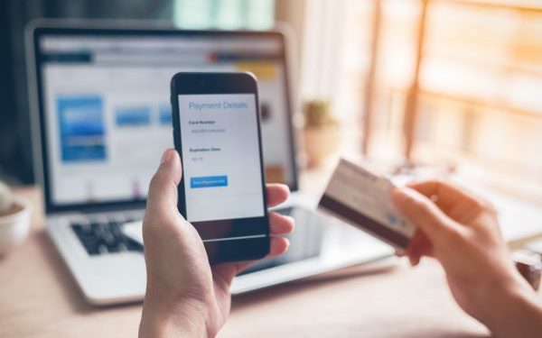Visa Dijital Ödemelerin Sosyo-Ekonomik Etkilerini Araştırdı