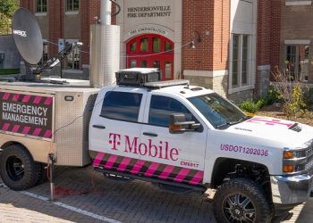 ABD’de T-Mobile, İlk Kez Kasırga Bölgesindeki Cep Telefonlarına, Uydudan Mesaj Gönderiyor