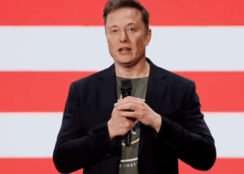 Elon Musk, Salıncak Eyaletlerde, Rastgele 1 Milyon $ Dağıtıyor